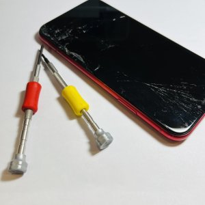 iPhone11 液晶パネル交換 画面のタッチ操作ができない…