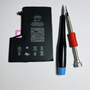 iPhone12ProMax バッテリー交換 動画を見る事が多く…