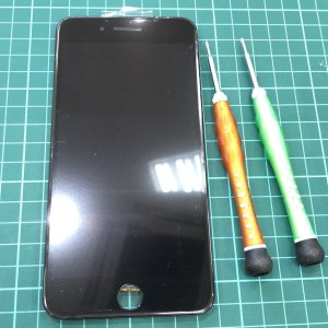 iPhone8+ 液晶交換