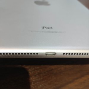 iPad5 アイパッド5 ドッグコネクタ交換