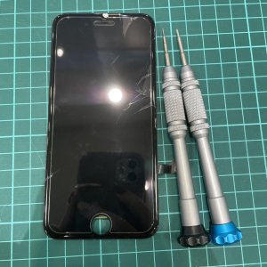 iPhone8 フロントパネル交換