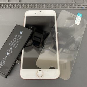 iPhone7 バッテリー交換 強化ガラス貼付け