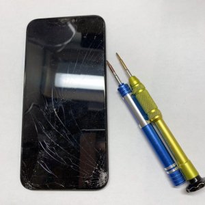 iPhoneXS フロントパネル交換