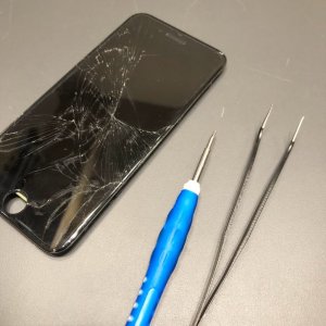 iPhoneSE2 フロントパネル交換