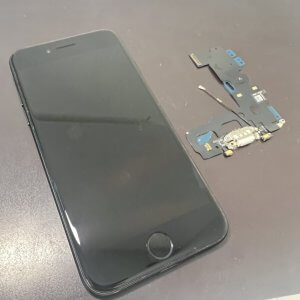 iPhone7　コネクタ修理