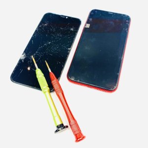iPhone11 パネル交換修理 画面バキバキ