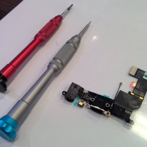 iPhoneSEライトニング交換