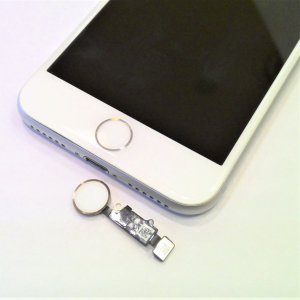 iPhone8 ホームボタン修理