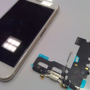 iPhone7ライトニング交換