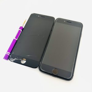 iPhone8 フロントパネル交換修理