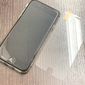 iPhoneSE 第2世代 強化ガラス 貼り付け