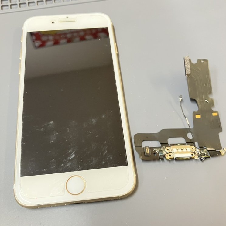 iPhone8 ライトニング交換