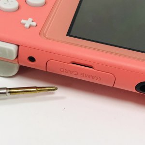 Nintendo Switch Lite カードスロット修理