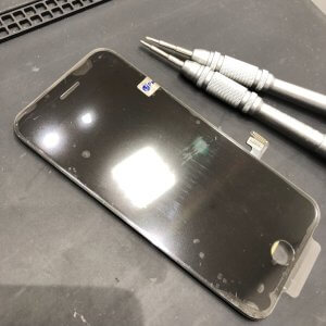 iPhone8 フロントパネル交換