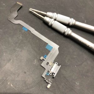 iPhoneXR ライトニング交換