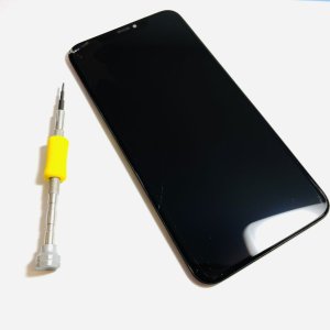 iPhoneXSMAX フロントパネル交換 落として画面が割れてしまった…