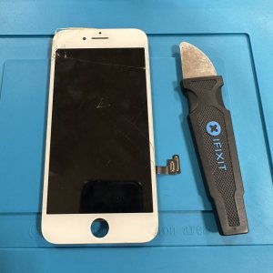 iPhone8  パネル交換