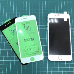 iPhone8 強化ガラス永久保証