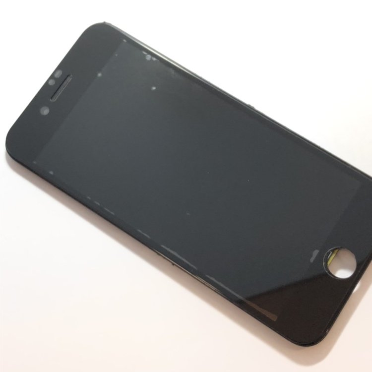 iPhone8 画面に黒いシミが出てきて画面が見ずらい…
