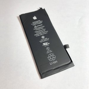 iPhone8 バッテリーの減りが早く使えない…