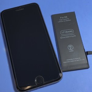 iPhone6s バッテリーのところにサービス表示が出てる…