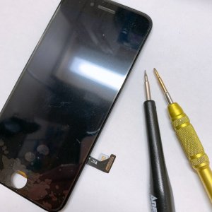 iPhone8 フロントパネル交換