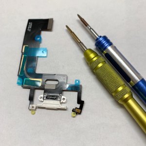 iPhoneXR ライトニング修理