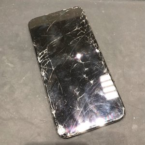 iPhone8 フロントパネル交換