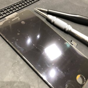 iPhone8 フロントパネル交換