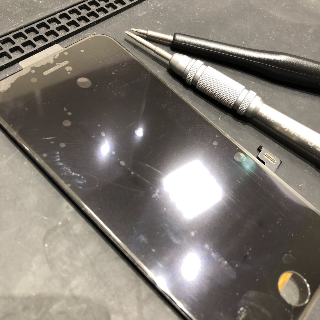 iPhone8 フロントパネル交換