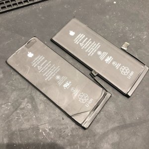 iPhone7 iPhone8 バッテリー交換 同時修理