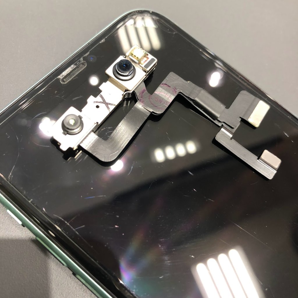 iPhone11 インカメラ交換