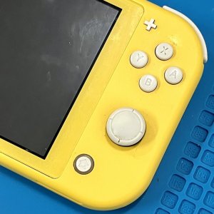 Nintendo Switch Lite アナログスティック修理