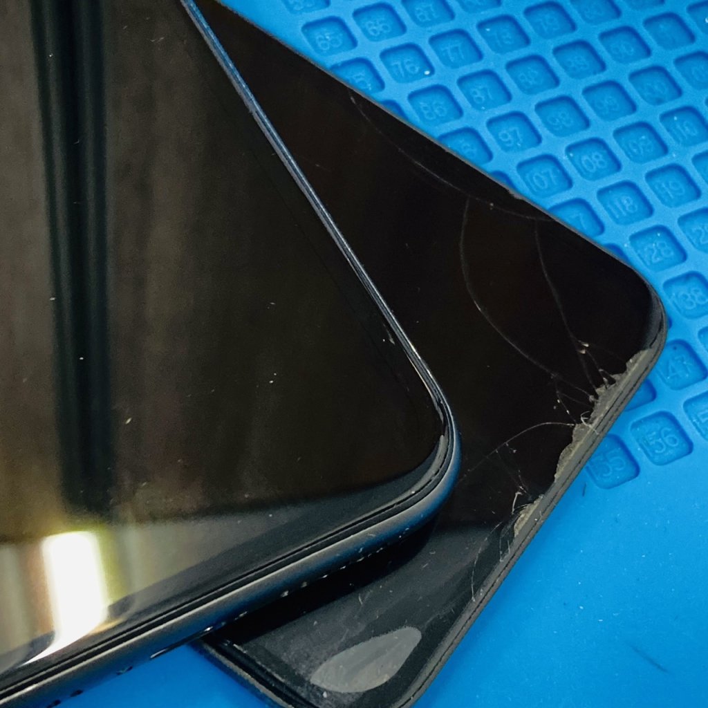 iPhone11 液晶交換