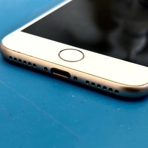 iPhone8 ライトニング交換