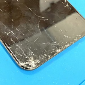 iPhone11 フロントパネル交換