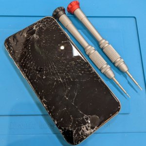 iPhoneSE2（アイフォンSE2）フロントパネル交換修理