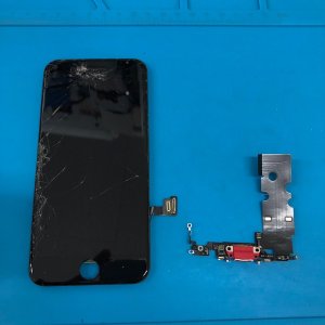 iPhone　SE２　充電不良　ライトニング交換