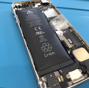 iPhone5 バッテリー交換