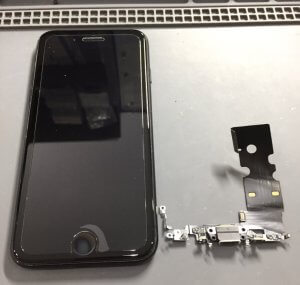 iPhoneSE2 ライトニング交換