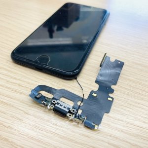 iPhone7 ライトニング交換