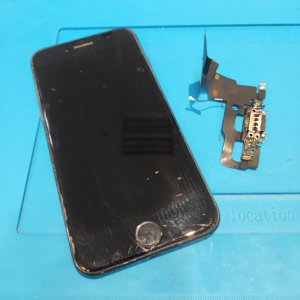 iPhoneSE2 アイフォンSE2 ライトニング修理