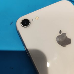 iPhone8 アウトカメラレンズ交換修理