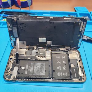 iPhoneXS　水没修理