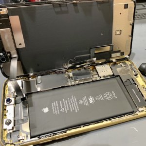 iPhoneXR バッテリー交換 画面割れ交換