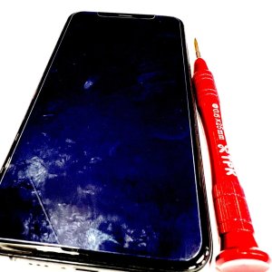 iPhoneXR パネル交換修理 画面バキバキ