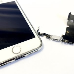 iPhone 8 ライトニング交換