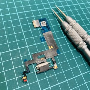 iPhoneXR ライトニング