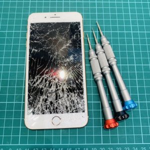 iPhone8Plus 液晶交換