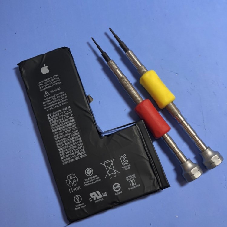 iPhoneX バッテリーを交換したい!メッセージが出てる…
